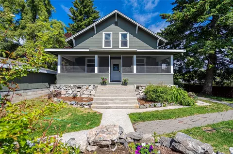 595 Division St, Manson, WA 98831