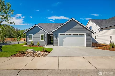2806 Hazelwood Dr, Blaine, WA 98230