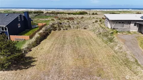 31105 G St, Ocean Park, WA 98640
