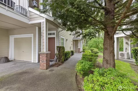 759 SE 241st Ln, Sammamish, WA 98074