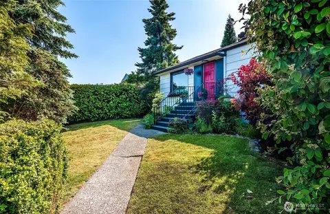 3831 37th Ave SW, Seattle, WA 98126