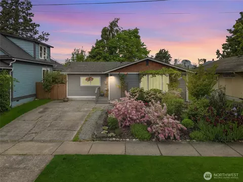 2411 G St, Bellingham, WA 98225
