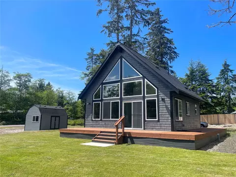 322 Fathom St NE, Ocean Shores, WA 98569