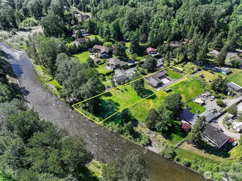 17023 SE Jones Rd, Renton, WA 98058