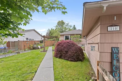 210 79th Pl SW, Everett, WA 98203 photo 4