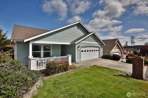 180 NW 12th Ct, Oak Harbor, WA 98277