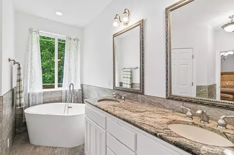 Bath - 20616 193rd Avenue Ct E, Orting, WA 98360 photo 1 of 4