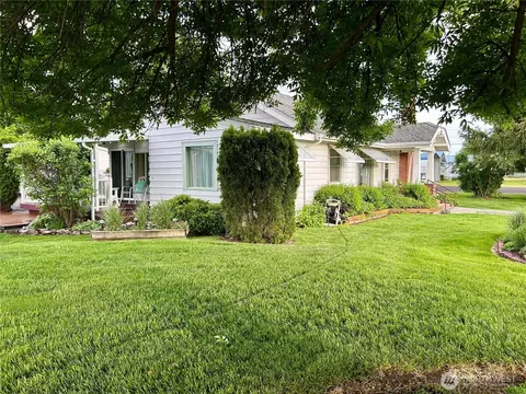 302 N 2nd St, Coulee City, WA 99115