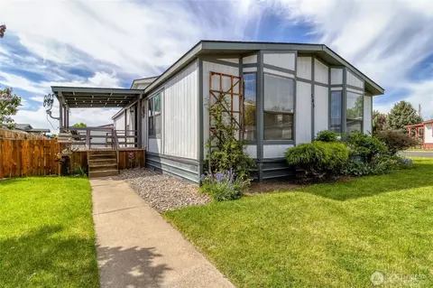 545 NE Troutdale Ave, College Place, WA 99324