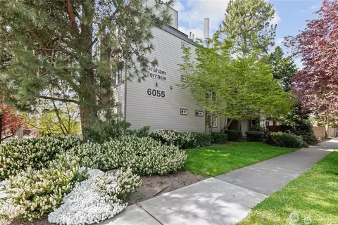6055 35th Ave SW #207, Seattle, WA 98126