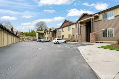 1051 N Baker #B104, East Wenatchee, WA 98802