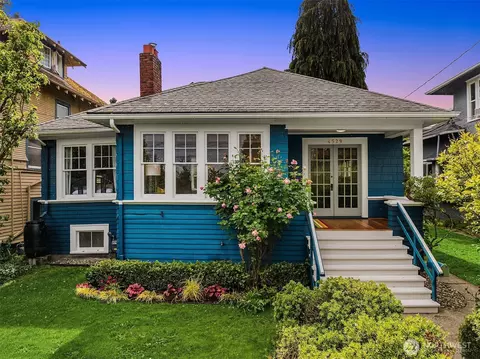 4529 Eastern Ave N, Seattle, WA 98103
