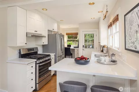 Kitchen - 4529 Eastern Ave N, Seattle, WA 98103 photo 2 of 3