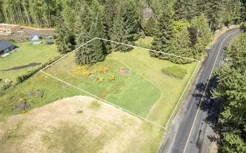 23722 Country Dr E, Graham, WA 98338