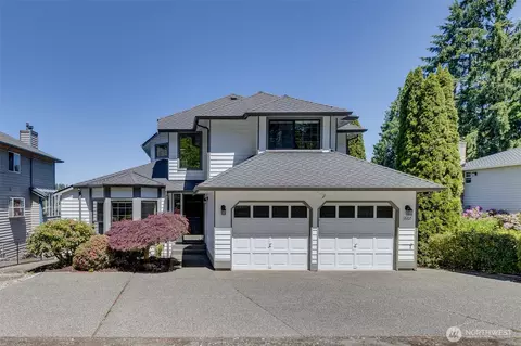1607 S Lake Stickney Dr, Lynnwood, WA 98087