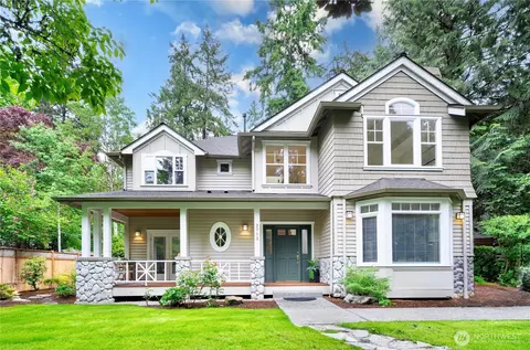 2712 107th Ave SE, Beaux Arts Village, WA 98004