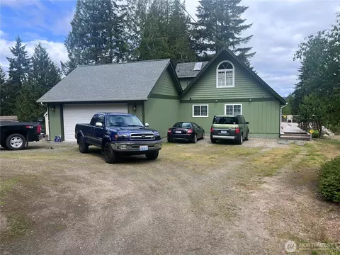 301 E Twanoh Falls Dr, Belfair, WA 98528