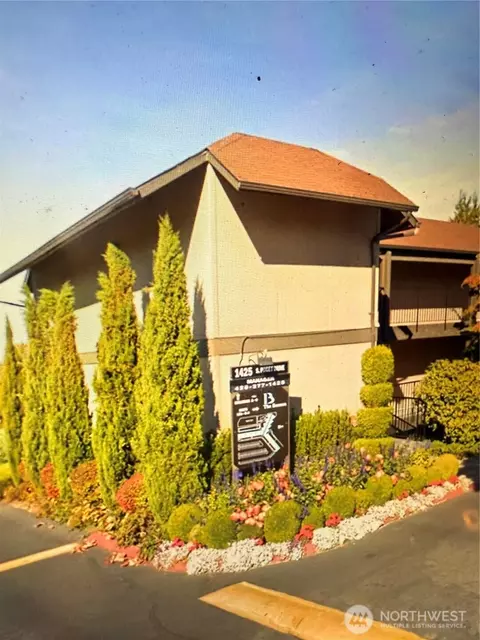 1425 S Puget Dr #101, Renton, WA 98055