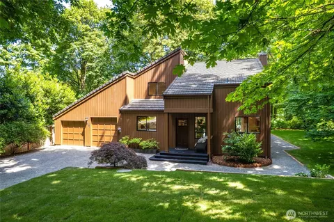 26520 Lake Fenwick Rd S, Kent, WA 98032