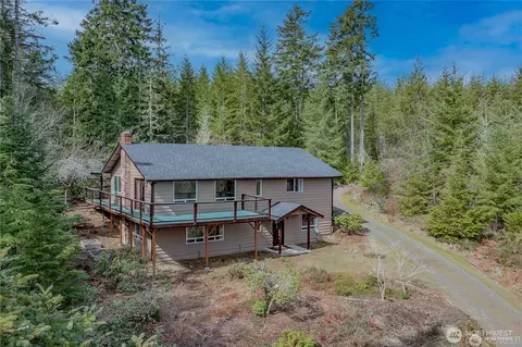 491 N Suncrest Dr, Hoodsport, WA 98548