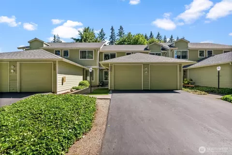 3949 NW Fairway Ln, Bremerton, WA 98312