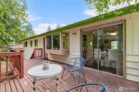 Exterior - 17543 7th Ave NE, Shoreline, WA 98155 photo 4 of 10