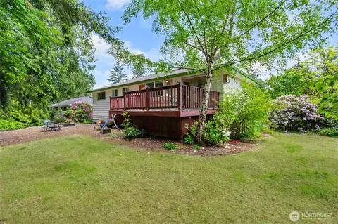 Exterior - 17543 7th Ave NE, Shoreline, WA 98155 photo 8 of 10