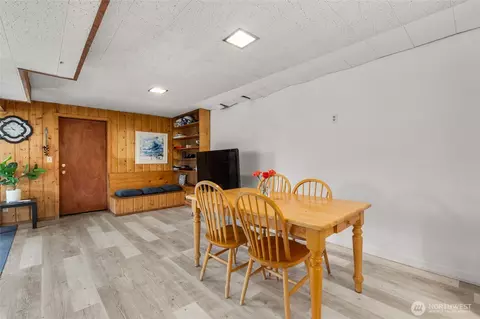 Dining - 17543 7th Ave NE, Shoreline, WA 98155 photo 2 of 2