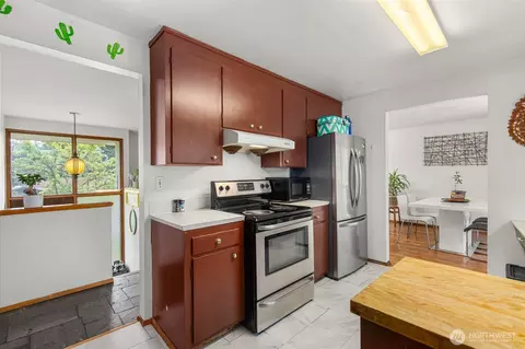 Kitchen - 17543 7th Ave NE, Shoreline, WA 98155 photo 3 of 3