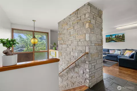 Entry Way - 17543 7th Ave NE, Shoreline, WA 98155 photo 2 of 2