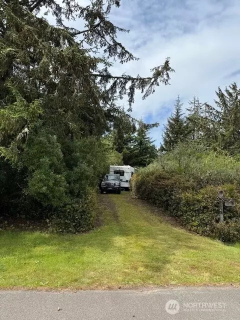 911 Beachcomber Ct SW, Ocean Shores, WA 98569