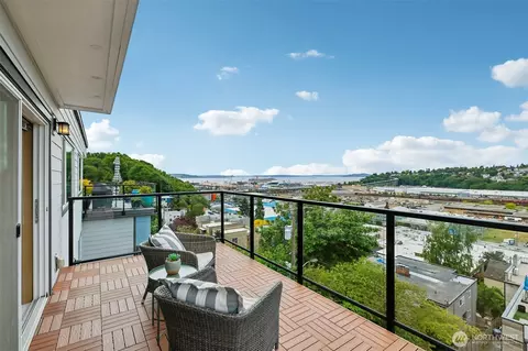 2040 13th Ave W #41, Seattle, WA 98119
