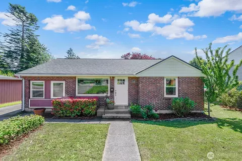 3719 SW 106th St, Seattle, WA 98146