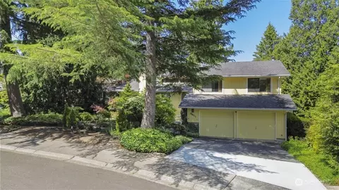 5911 105th Ave NE, Kirkland, WA 98033
