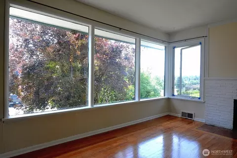 2116 N 86th St, Seattle, WA 98103 photo 5