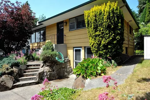2116 N 86th St, Seattle, WA 98103