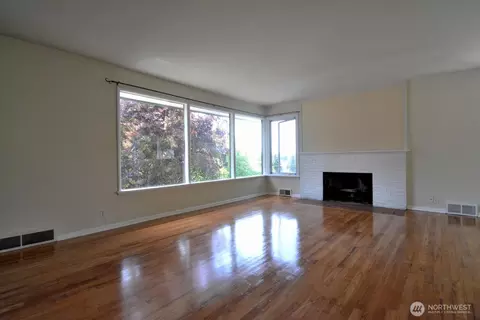 2116 N 86th St, Seattle, WA 98103 photo 4