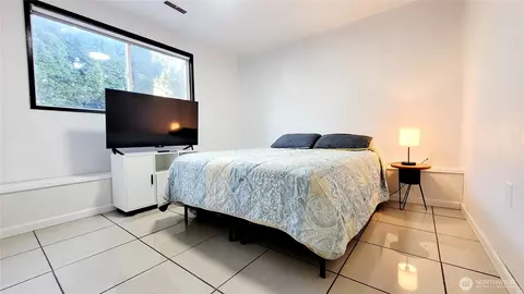 Bedroom - 2729 112th Pl SE, Everett, WA 98208 photo 5 of 6