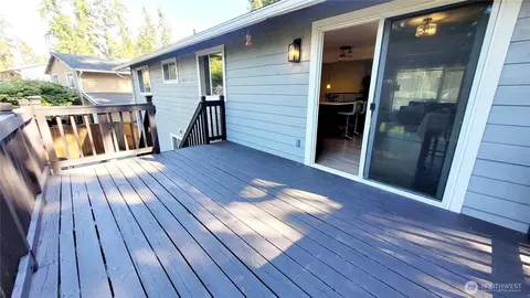 Exterior - 2729 112th Pl SE, Everett, WA 98208 photo 2 of 9