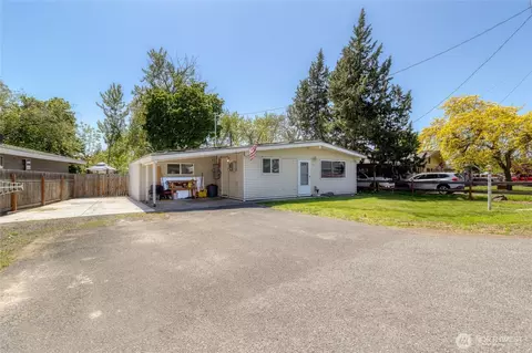 Exterior - 1918 E Alder St, Walla Walla, WA 99362 photo 2 of 5