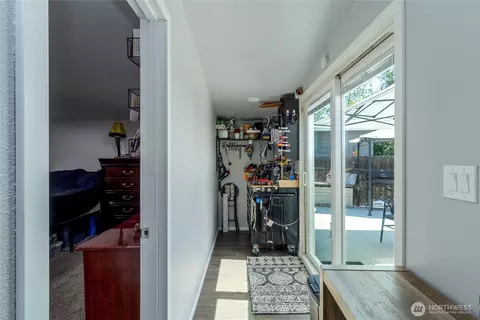 Entry Way - 1918 E Alder St, Walla Walla, WA 99362 photo 2 of 2