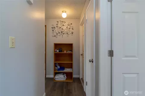 Entry Way - 1918 E Alder St, Walla Walla, WA 99362 photo 1 of 2