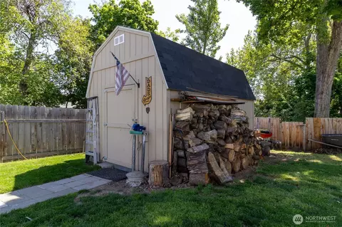 Exterior - 1918 E Alder St, Walla Walla, WA 99362 photo 4 of 5