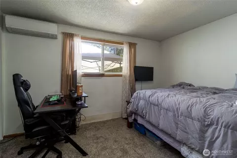Bedroom - 1918 E Alder St, Walla Walla, WA 99362 photo 2 of 3