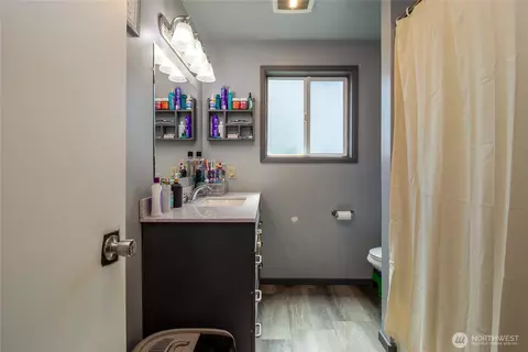 Bath - 1918 E Alder St, Walla Walla, WA 99362 photo 1 of 1