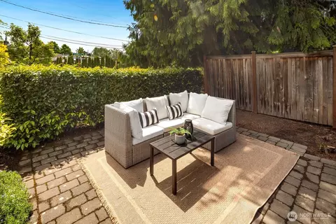 Exterior - 116 Edgar St, Seattle, WA 98102 photo 2 of 4