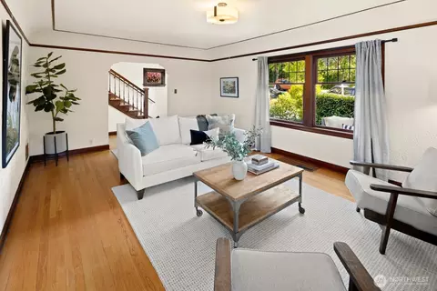 Living - 116 Edgar St, Seattle, WA 98102 photo 1 of 4