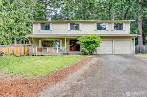 739 Woodland Ct NE, Bremerton, WA 98311