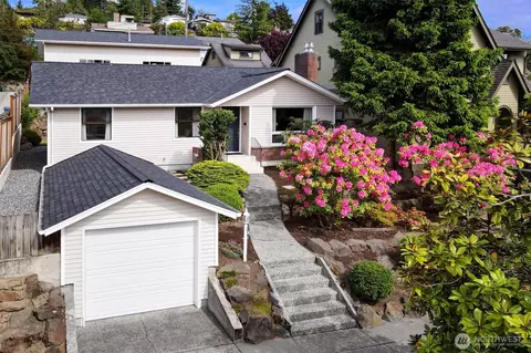 3236 32nd Ave W, Seattle, WA 98199