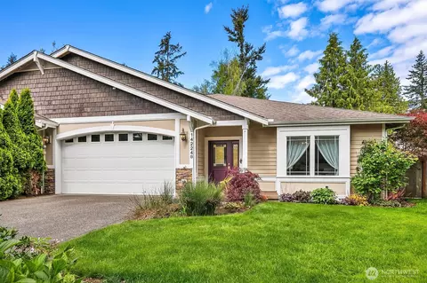 14224 Beverly Park Rd #B, Edmonds, WA 98026